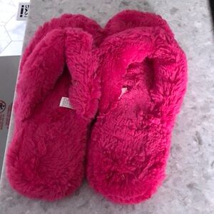 Pink flip flop slippers - Size Medium
